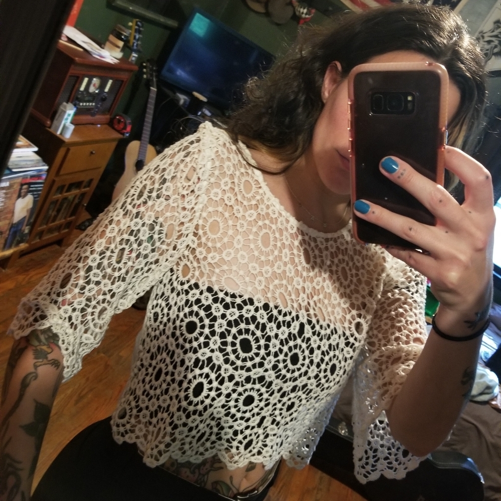 Sheer white top - Picture 2 of 3